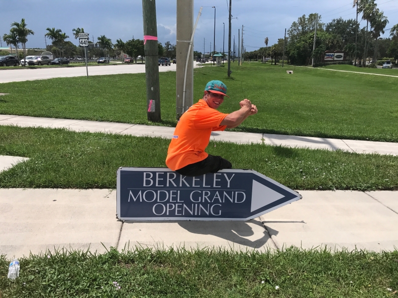 Sign spinner in action