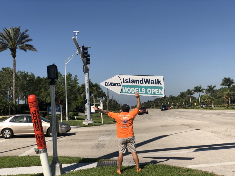 Sign spinner in action