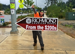 Sign spinner in action