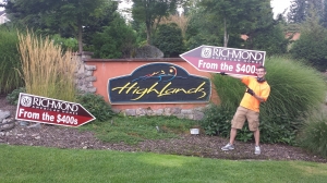 Sign spinner in action