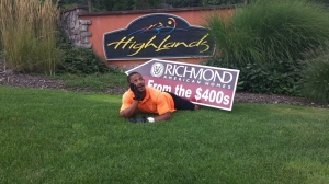 Sign spinner in action