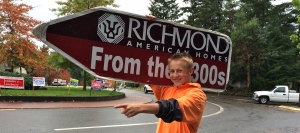 Sign spinner in action