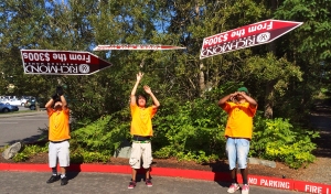 Sign spinner in action