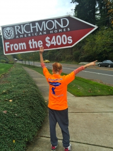 Sign spinner in action