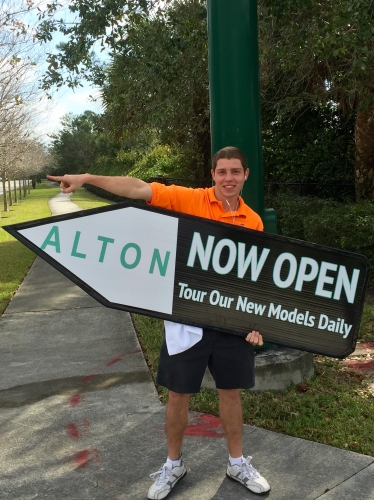 Sign spinner in action