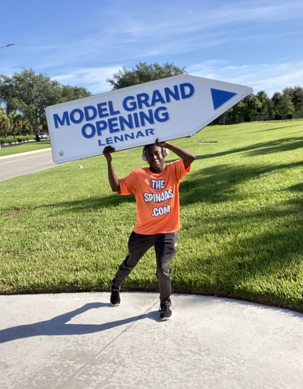 Sign spinner in action