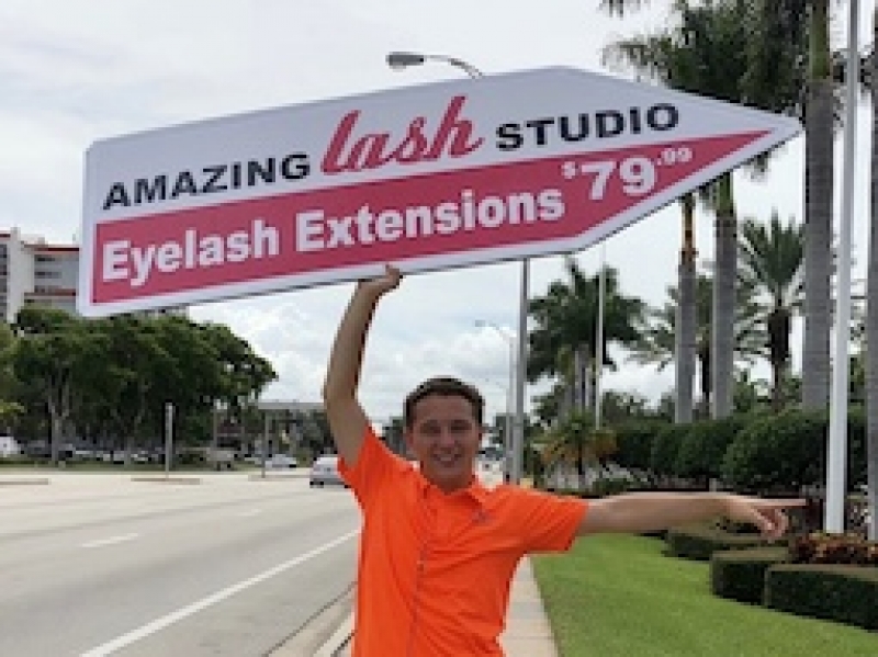Sign spinner in action