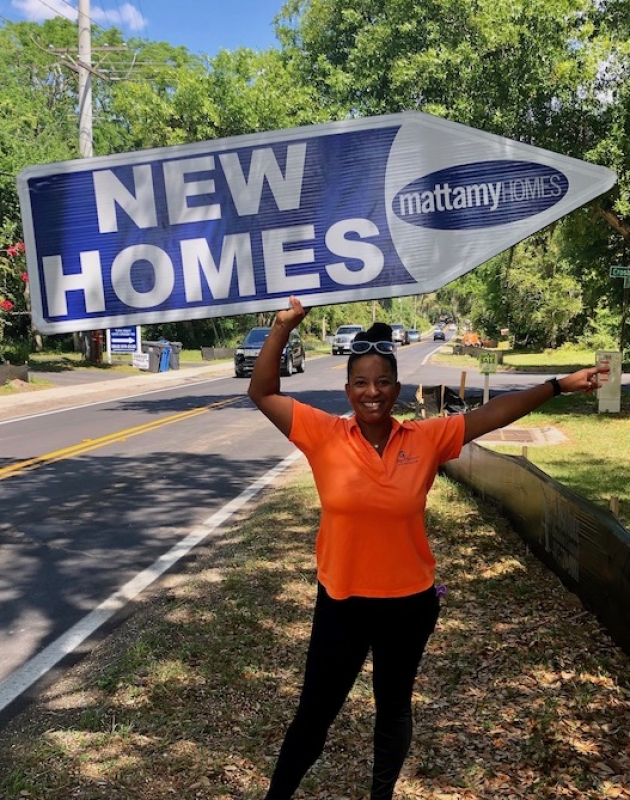 Sign spinner in action