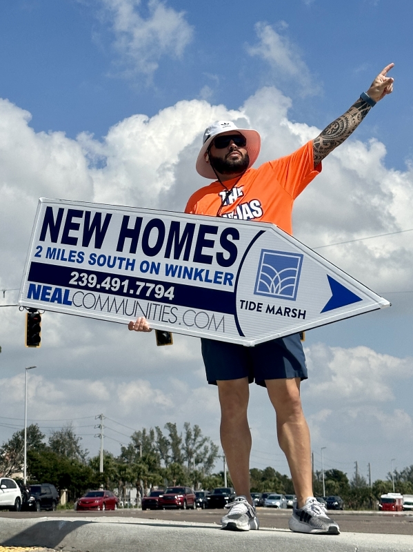 Sign spinner in action