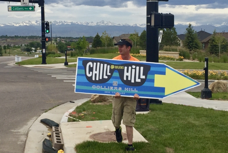 Sign spinner in action