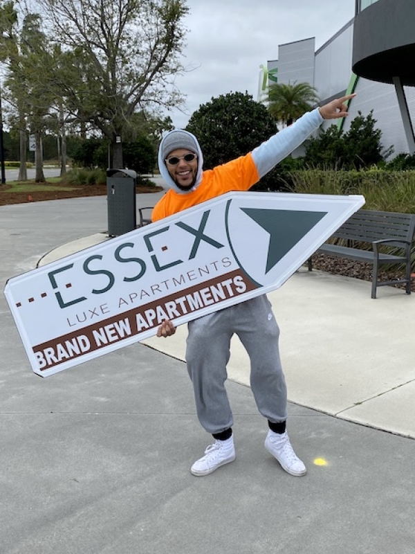 Sign spinner in action