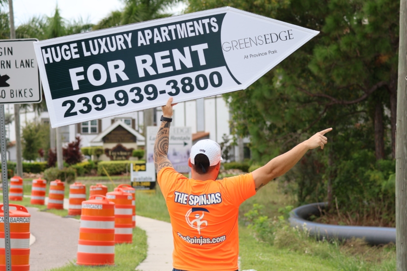 Sign spinner in action