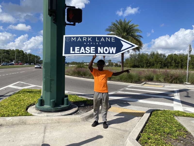 Sign spinner in action