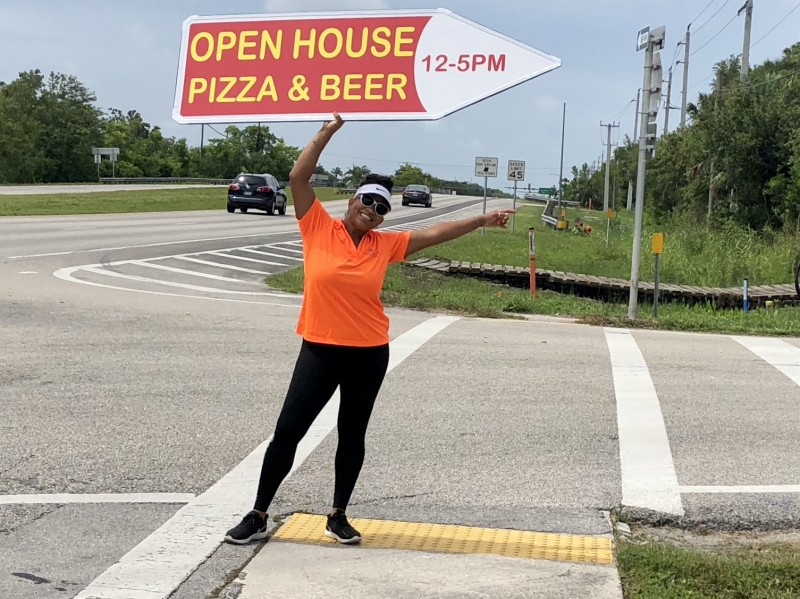 Sign spinner in action
