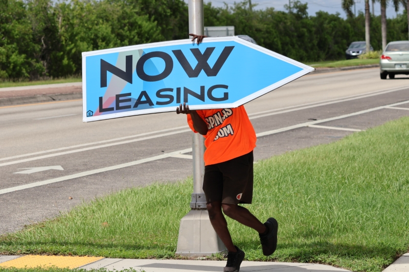 Sign spinner in action