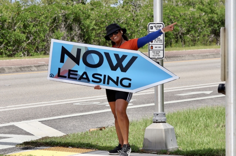 Sign spinner in action