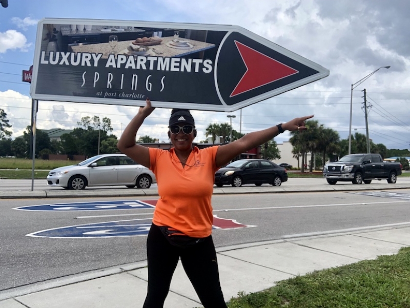 Sign spinner in action