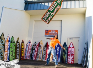 Sign spinner in action