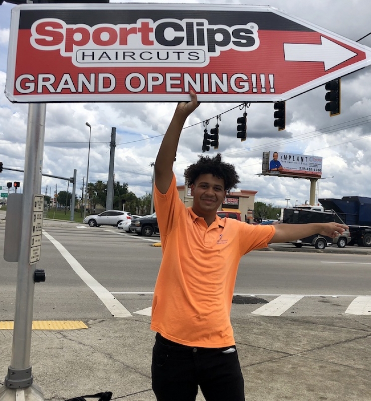 Sign spinner in action