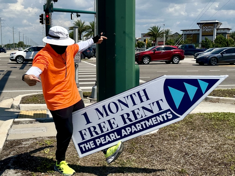 Sign spinner in action
