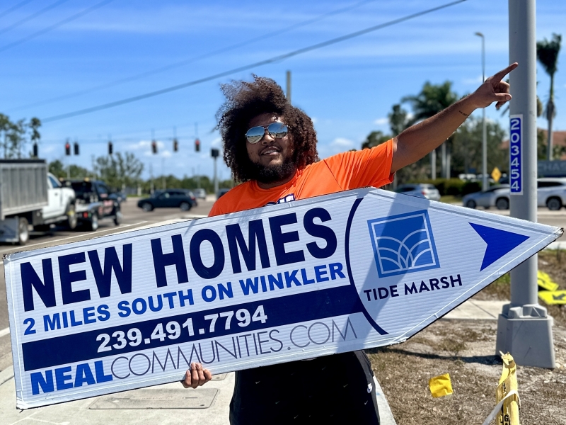 Sign spinner in action